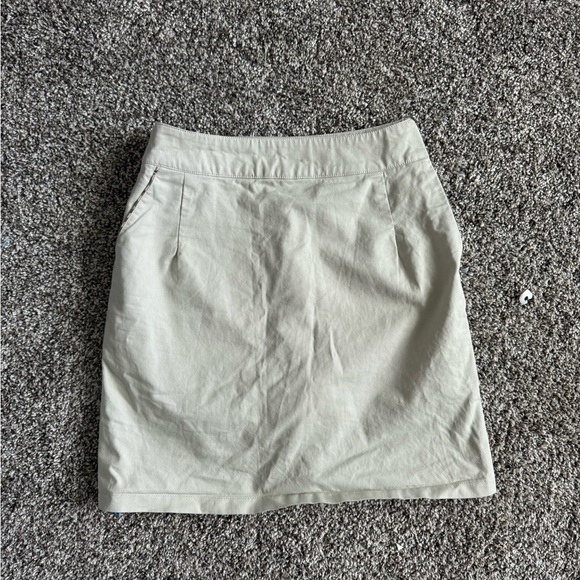 BURBERRY • cream golf skort with checker pattern size 0 - Picture 9 of 9